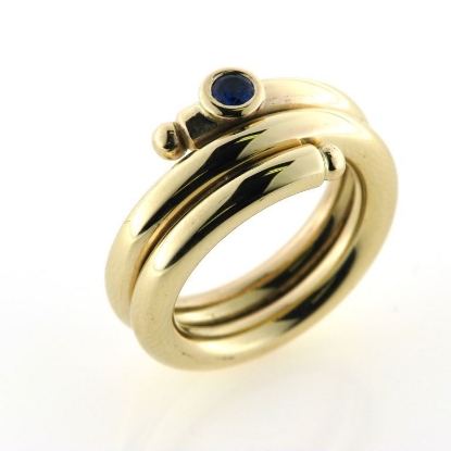 Billede af Ring spiral snoet, isat blå safir, 3 mm. tråd 8 kt.