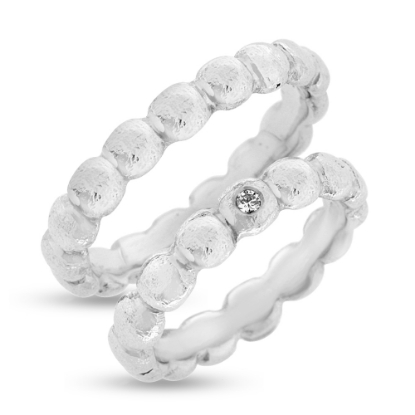 Billede af Forlovelses/vielses ringe, kugler hele vejen rundt, massiv, d. ring brill. 0,03 w/pi. 925 s.