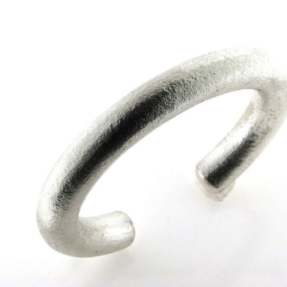 Billede af Armring rund tråd massiv br. 11,8 mm. 925s sølv 