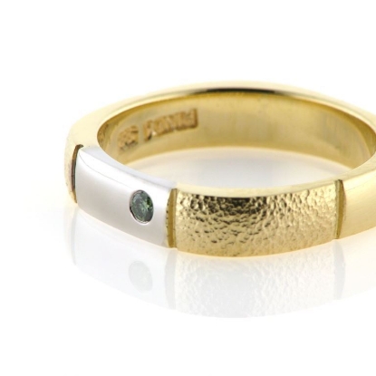 Billede af Ring med 14 kt. hvg., fattet brill. 0,03 ct. green  14 kt.