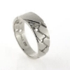 Billede af Herrering massiv lukket bund, plade 7,2*11,0mm 14kt hvg. m. brill. 0,03 w/vs.