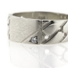 Billede af Herrering massiv lukket bund, plade 7,2*11,0mm 14kt hvg. m. brill. 0,03 w/vs.