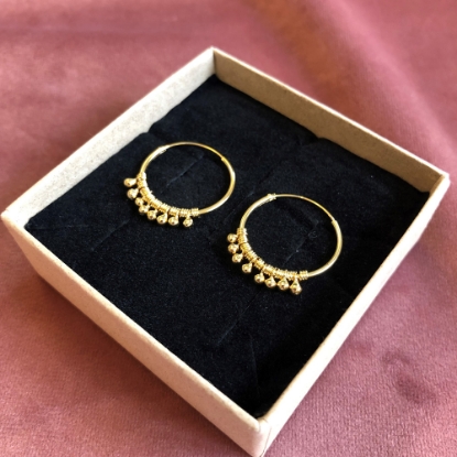 Billede af By Pind creoler sølv forgyldt med kugler