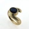 Billede af Ring med oval facetet sten