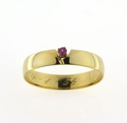 Billede af Ring m. chaton fatn. 2 m/m. syn. sten. 14 kt.