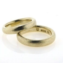 Billede af Vielses & Forlovelses ringe, profil oval ca. 4,6*2,7mm 18 kt