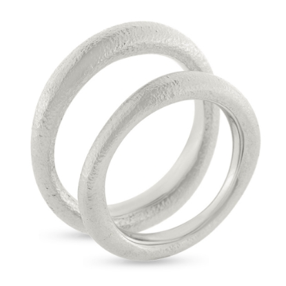 Billede af Forlovelsesringe, massiv 'bølget' hmf overflade 14 kt. hvg.