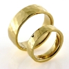 Billede af 1 par vielsesringe hamret 14 kt. facon + 20,1 gr. (prisen er excl. guld)