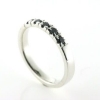 Billede af Alliancering 5* 0,04 black, 925s.  (br. 2,9-tk. 1,9 mm.)