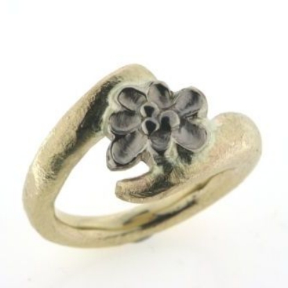 Billede af Masssiv 14 kt. ring med hvidguld