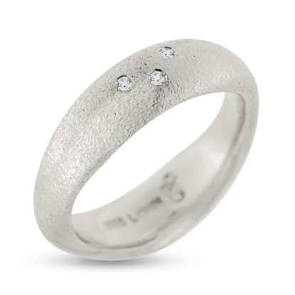 Billede af Ring bølget, massiv 3* 0,01 w/vs. fattet i stjernedrys 14 kt. hvidguld