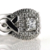 Billede af Ring 3 delt fattet med princess cut 0,40 tw/vs. + 16* 0,015 w/vs. + 18* 0,01 w/vs. 14 kt. hvg.