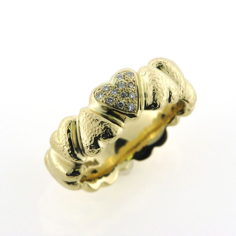 Ring med hjerter isat 12 brillianter a 0,01 w/vs. 8 kt. | Pind J. Design