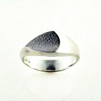 Billede af Ring m. rå fordybning 925s.