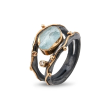 Billede af By Birdie Zeus Dubeca Aqua Raw ring sort rhodineret sølv og 14kt guld, aquamarin og brill. 0,05 ct str. 52