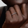 Billede af Pandora Funklende Blå Evighedsbåndring forgyldt metalblanding m. krystal (str. 48-60)