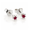 Billede af "Dreamy Ruby" øreringe m. rubin 2*3,0 mm (ca a 0,10 ct) i 14 kt hvg