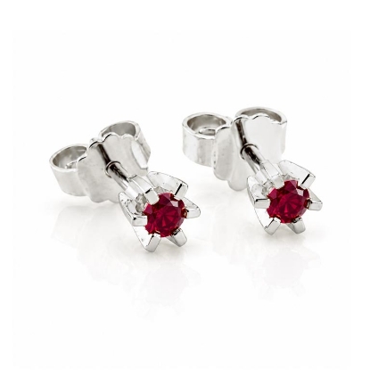 Billede af "Dreamy Ruby" øreringe m. rubin 2*4,0 mm (ca a 0,20 ct) i 14 kt hvg
