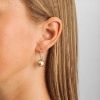 Billede af Mads Z "Chloé Mist" øreringe 14 kt. guld m. 0,05 ct. w/si brillanter + kulturperler