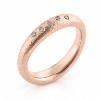 Billede af Ring bølget  5* 0,01 w/vs. i stjernedrys 14 kt. rød