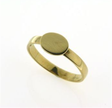 Ring 14 kt m. oval plade 9*7 m/m........