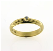 Ring m. pynt 1 syn. sten, 1,75 mm. 8 kt.