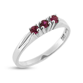 Ring rk. ring  3* 2½ mm. ægte rubin 14 kt. hvg.