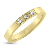 Alliancering i 14 kt. m. diamanter 3x 0,03 w/vs.
