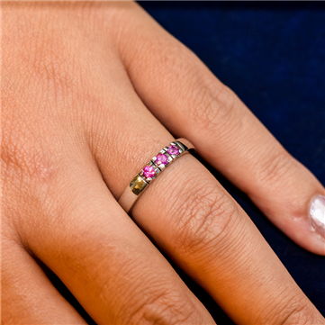 Allia. ring 14 kt. hvg. 3 * pink safir a 0,07 ct.