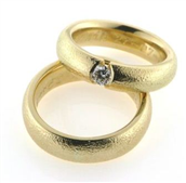 1 par ringe, damering med brill. 0,22 tw/vvs. 14 kt.