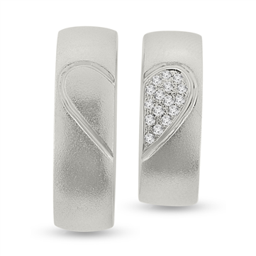 1 par ringe med ½ hjerte på hver ring, i damering paveret 16 brill. a 0,01 w/vs. 925s