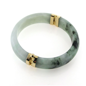 Armring jade med fatninger, 14 kt.