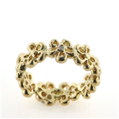 Blomsterring, 1 brill. 0,01 w/vs. (blomster hele vejen rundt) br. ca. 7,3 mm. 14 kt.