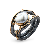 By Birdie Dubeca Keshi ring sort rhodineret sølv m.14kt, perle og 0,05 ct brillant (str. 52-60)