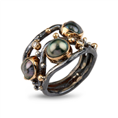 By Birdie Kepler ring sort rhodineret sølv m.14kt, keshi perler og m. ialt 0,10 ct brillant (str. 52-60)