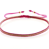 By Pind Colorful knyttet armbånd fuchsia og guldfarvet med sølv forgyldte kugler