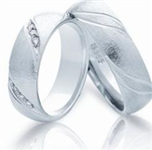 Nuran vielsesringe 14kt med 0,15ct w/vs